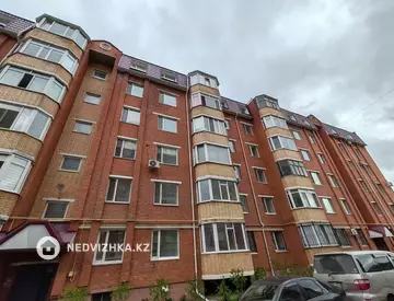 2-комнатная квартира, этаж 2 из 6, 64 м²