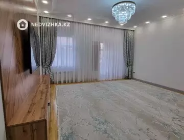 4-комнатная квартира, этаж 1 из 10, 164 м²
