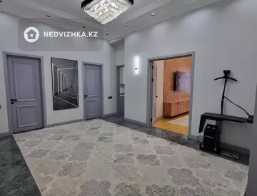 4-комнатная квартира, этаж 1 из 10, 164 м²