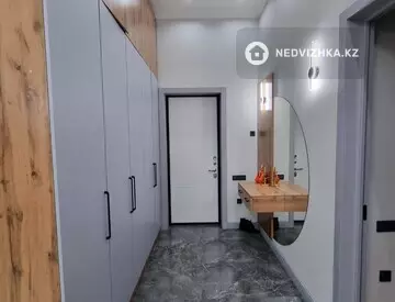 4-комнатная квартира, этаж 1 из 10, 164 м²