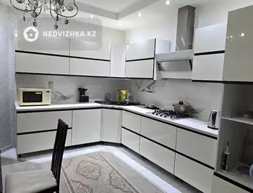 3-комнатная квартира, этаж 2 из 6, 109 м²