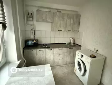 3-комнатная квартира, этаж 1 из 5, 67 м², На длительный срок