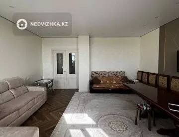 4-комнатная квартира, этаж 8 из 15, 170 м²
