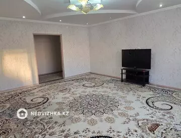 4-комнатная квартира, этаж 5 из 5, 98 м²