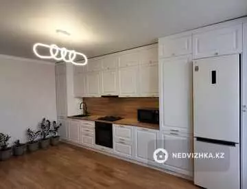 2-комнатная квартира, этаж 2 из 5, 81 м²