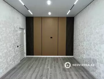 1-комнатная квартира, этаж 1 из 8, 49 м²