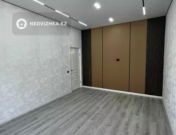 1-комнатная квартира, этаж 1 из 8, 49 м²