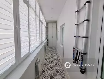 3-комнатная квартира, этаж 3 из 18, 100 м²