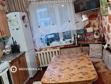 Подселение, 3 комн., 70 м²