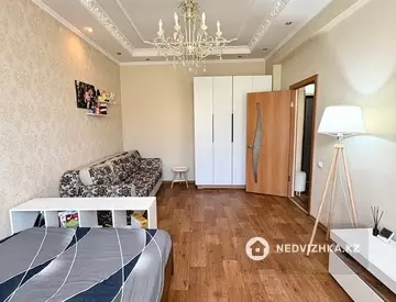 1-комнатная квартира, этаж 4 из 4, 38 м²