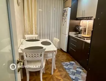 3-комнатная квартира, этаж 5 из 9, 60 м², На длительный срок