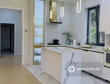 5-комнатный дом, 4 соток, 235 м²