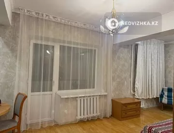 1-комнатная квартира, этаж 3 из 5, 37 м²