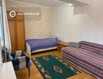 1-комнатная квартира, этаж 3 из 5, 37 м²
