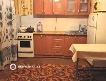 2-комнатная квартира, этаж 1 из 9, 44 м², На длительный срок