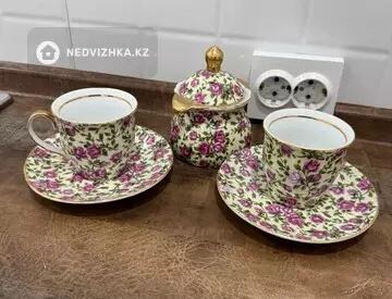 1-комнатная квартира, этаж 4 из 12, 40 м², По часам