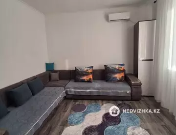 2-комнатная квартира, этаж 2 из 4, 52 м²
