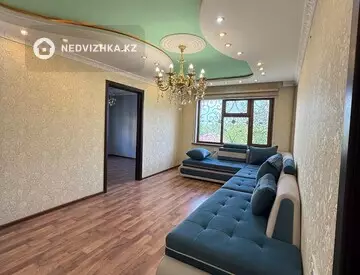 3-комнатная квартира, этаж 3 из 5, 60 м², На длительный срок