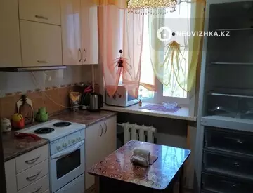 2-комнатная квартира, этаж 3 из 3, 48 м²