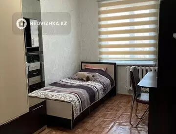 4-комнатная квартира, этаж 4 из 5, 80 м²
