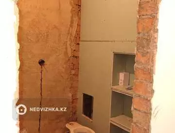 1-комнатная квартира, этаж 3 из 9, 38 м²