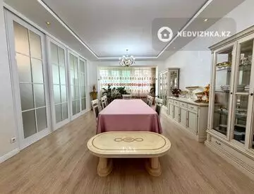 4-комнатная квартира, этаж 5 из 14, 139 м²