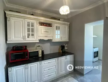 4-комнатная квартира, этаж 4 из 4, 88 м²