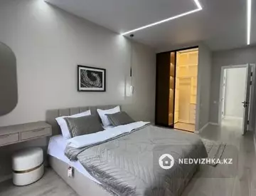 1-комнатная квартира, этаж 12 из 12, 80 м²