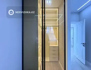 1-комнатная квартира, этаж 12 из 12, 80 м²