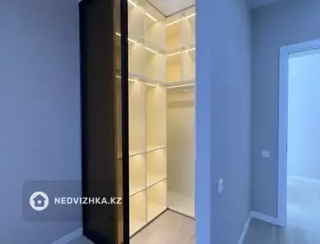 1-комнатная квартира, этаж 12 из 12, 80 м²