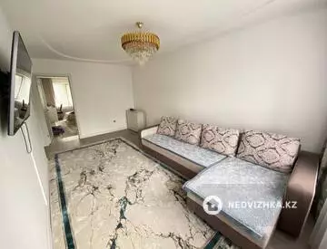 3-комнатная квартира, этаж 4 из 5, 65 м²