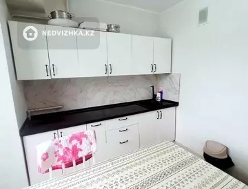 2-комнатная квартира, этаж 2 из 5, 64 м²