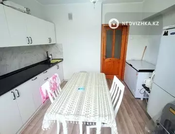 2-комнатная квартира, этаж 2 из 5, 64 м²