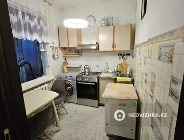 2-комнатная квартира, этаж 4 из 4, 48 м², На длительный срок