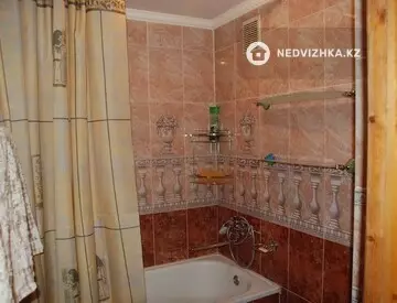 2-комнатная квартира, этаж 3 из 3, 43 м², Посуточно