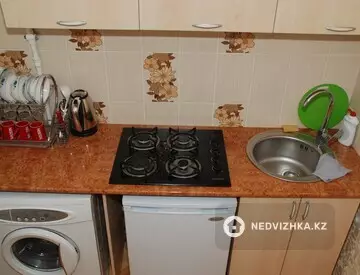1-комнатная квартира, этаж 2 из 4, 33 м², Посуточно