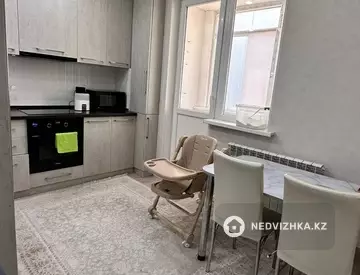1-комнатная квартира, этаж 4 из 10, 42 м²