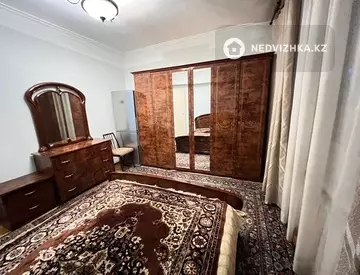 3-комнатная квартира, этаж 1 из 5, 75 м², На длительный срок