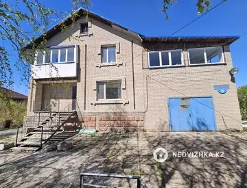 5-комнатный дом, 10 соток, 270 м²