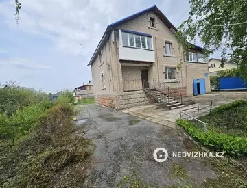 5-комнатный дом, 10 соток, 270 м²