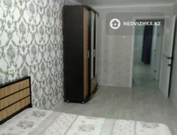 3-комнатная квартира, этаж 5 из 5, 60 м², На длительный срок