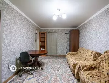 3-комнатная квартира, этаж 1 из 5, 64 м², На длительный срок