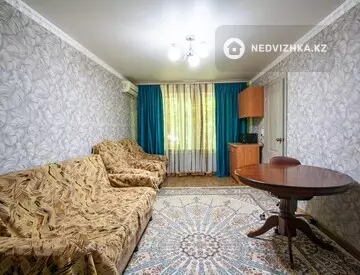 3-комнатная квартира, этаж 1 из 5, 64 м², На длительный срок