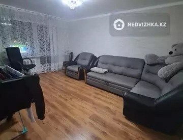 3-комнатная квартира, этаж 5 из 6, 64 м², На длительный срок