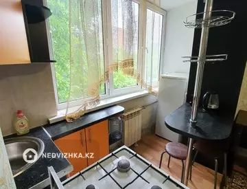 1-комнатная квартира, этаж 3 из 4, 19 м²
