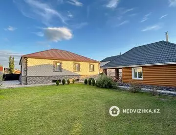 4-комнатный дом, 6 соток, 288 м²