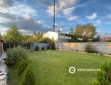 4-комнатный дом, 6 соток, 288 м²