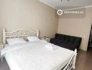 1-комнатная квартира, этаж 5 из 17, 40 м², По часам
