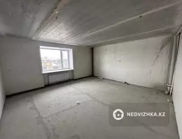 1-комнатная квартира, этаж 3 из 4, 42 м²