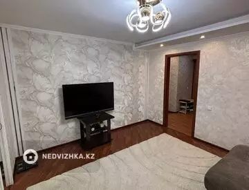4-комнатная квартира, этаж 8 из 9, 80 м²